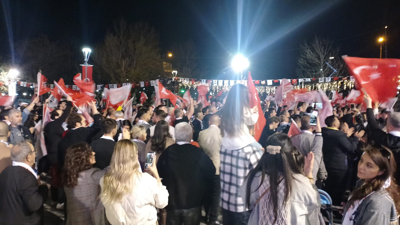 Mansur Yavaş destekçilerinin kutlaması başladı