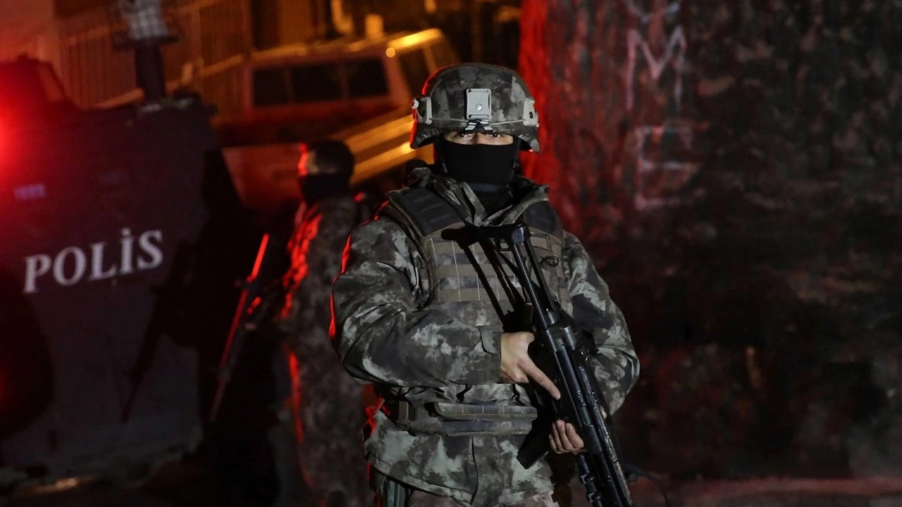 İstanbul’da DEAŞ operasyonu: 17  gözaltı