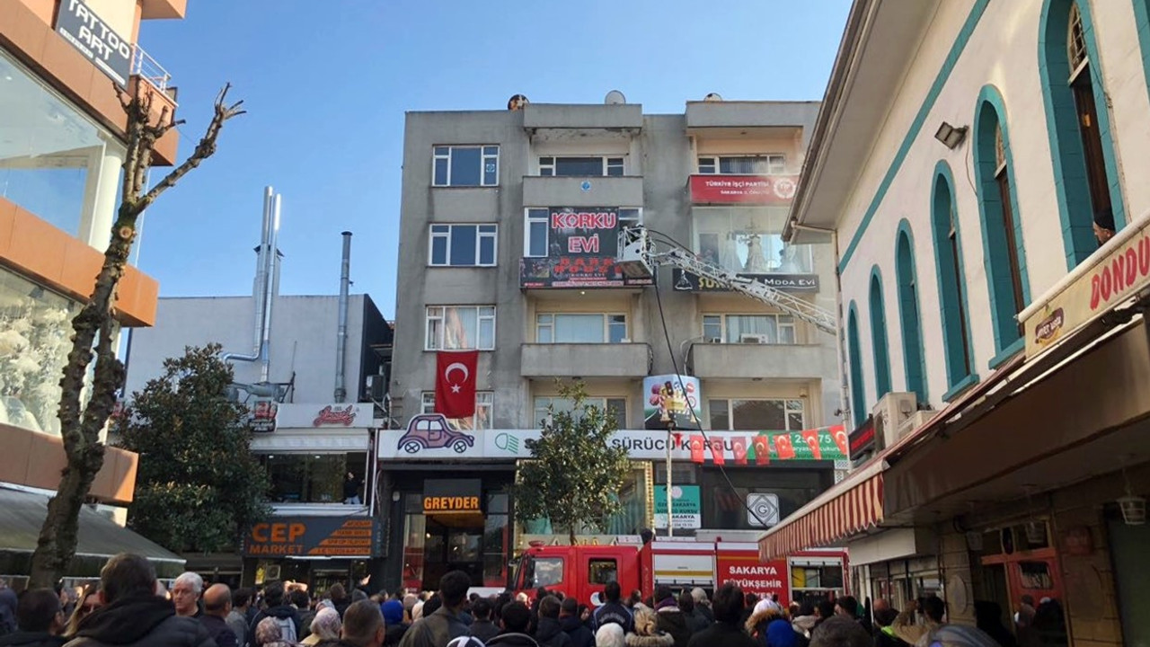 Oyun değil gerçek! ‘Korku Evi’nde korkutan yangın