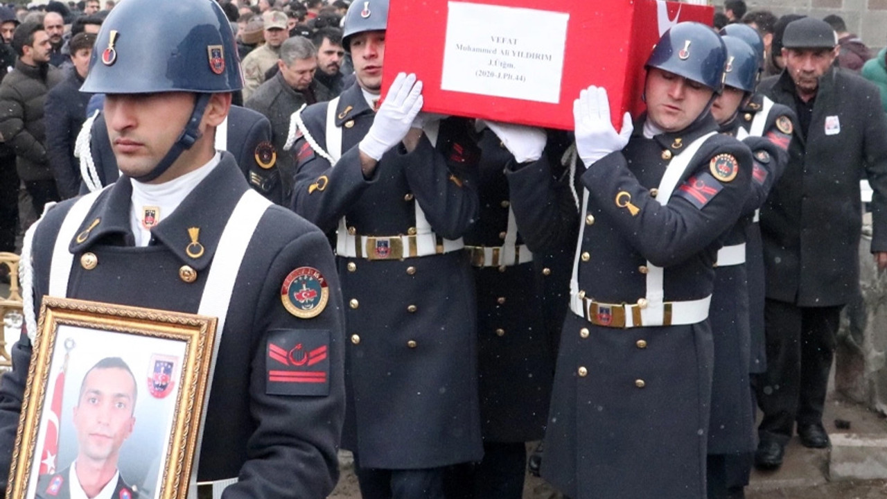 Motosiklet kazasında hayatını kaybetmişti: Üsteğmen Yıldırım, Erzurum'da toprağa verildi