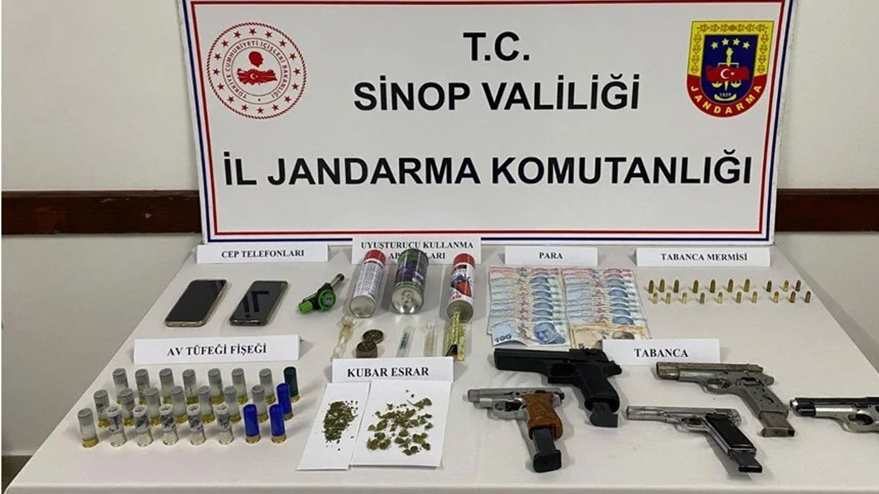 Jandarmadan 6 ayrı adres ve 3 araca eş zamanlı operasyon