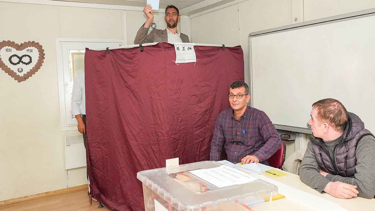 Sultan Kösen’e kabin yetmedi