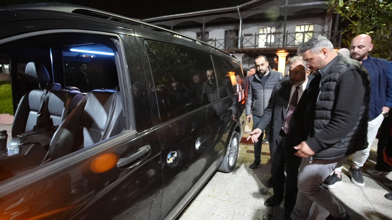 Tarsus Belediye Başkanı Bozdoğan'ın aracına pompalı tüfekle saldırı düzenlendi!