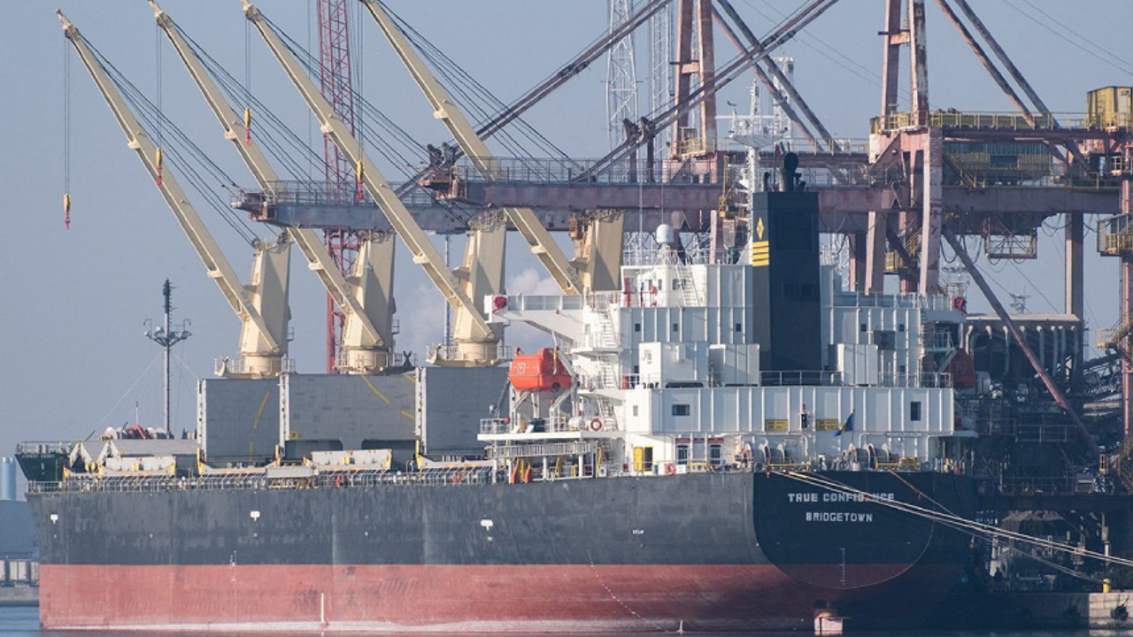 Yemen açıklarında Yunanistan’a ait yük gemisi füzeyle vuruldu: Kızıldeniz'de ilk can kaybı yaşandı