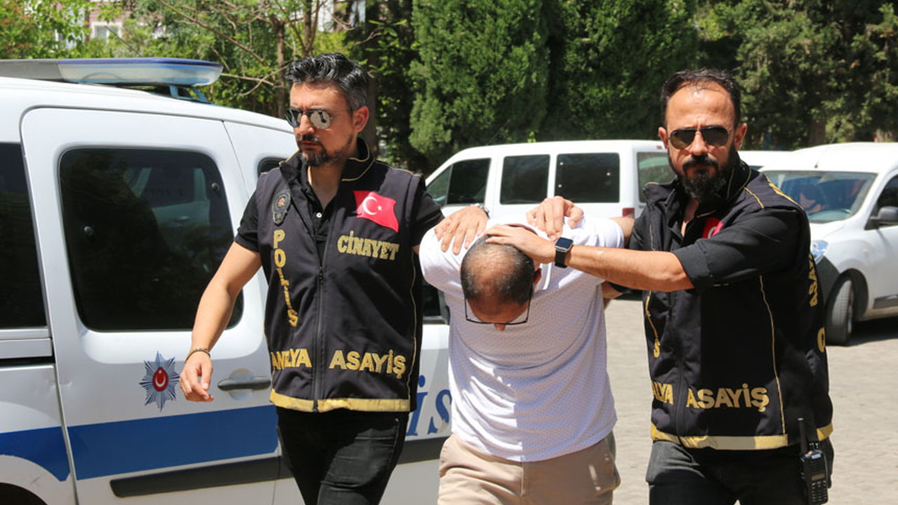 Trafikte tartıştığı adamı eşi ve kızının gözü önünde bıçaklayarak öldüren zanlı tutuklandı