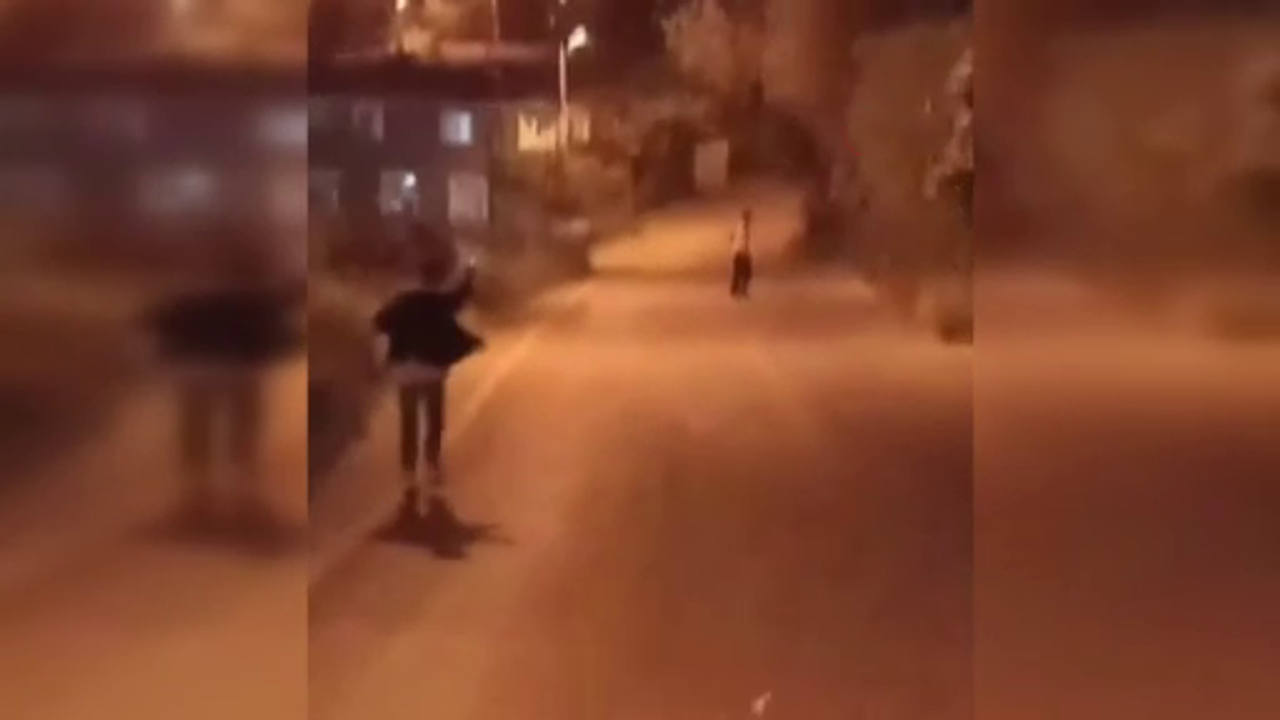 Arkadaşını silahla kovalayan 15 yaşındaki çocuk yakalandı