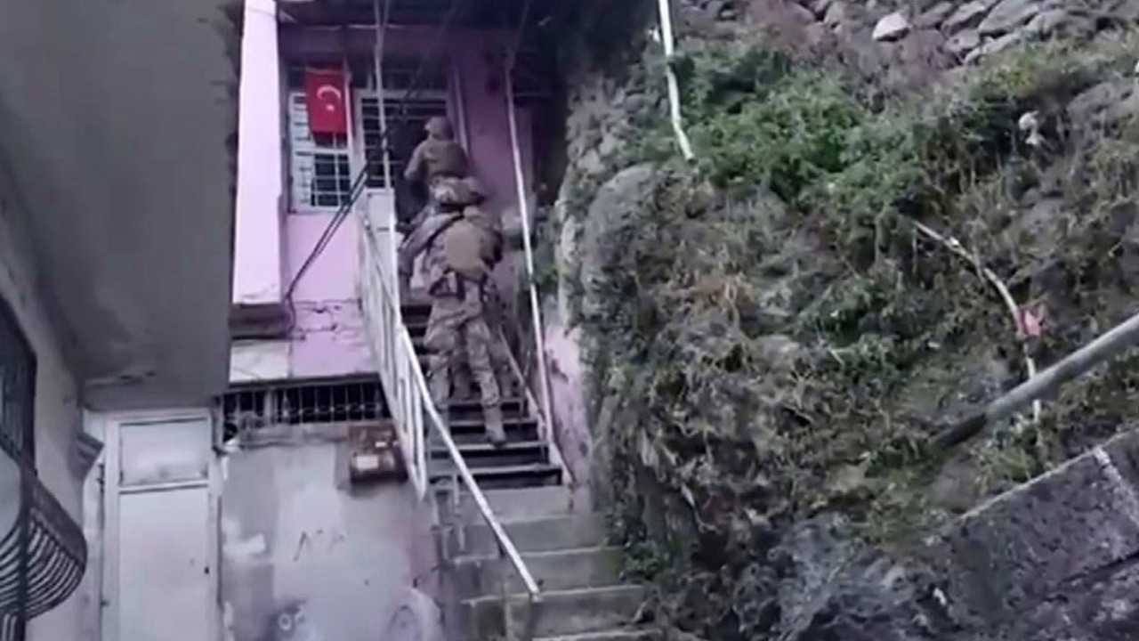 Hatay'da torbacılara yönelik 21 adrese eş zamanlı operasyon