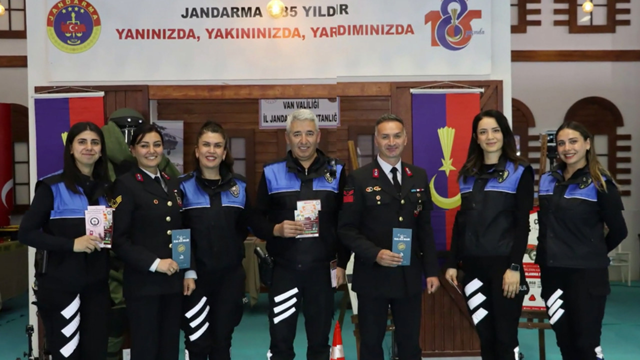 14. Van Doğu Anadolu Tarım Hayvancılık ve Gıda Fuarı'nda Jandarma standına yoğun ilgi
