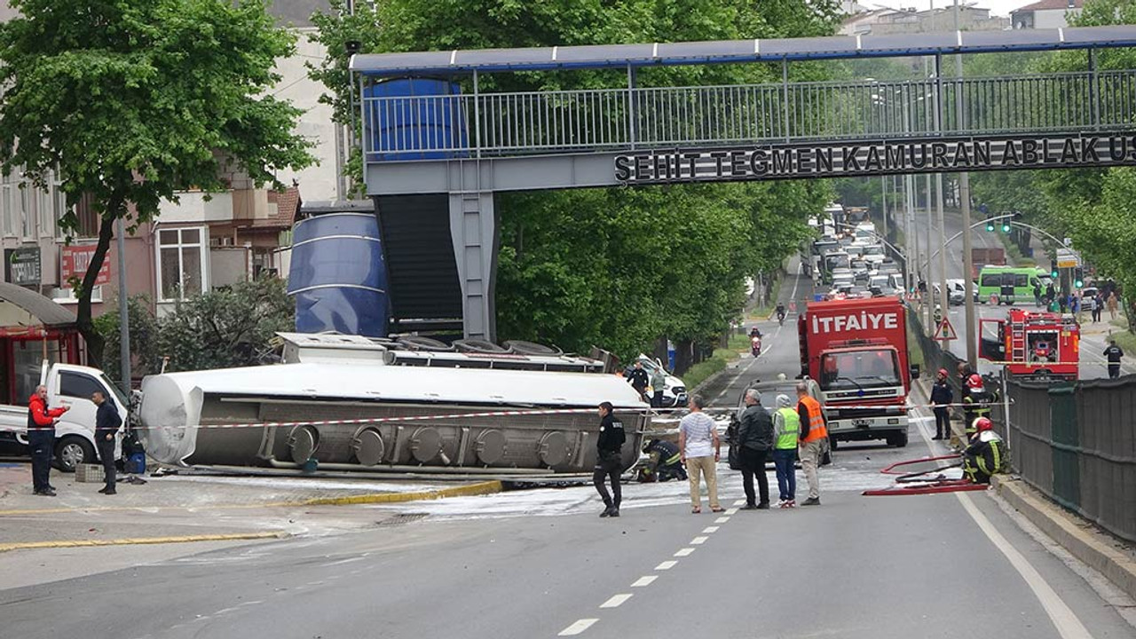 30 ton benzin yüklü tankerin devrilme anı kayıtlarda