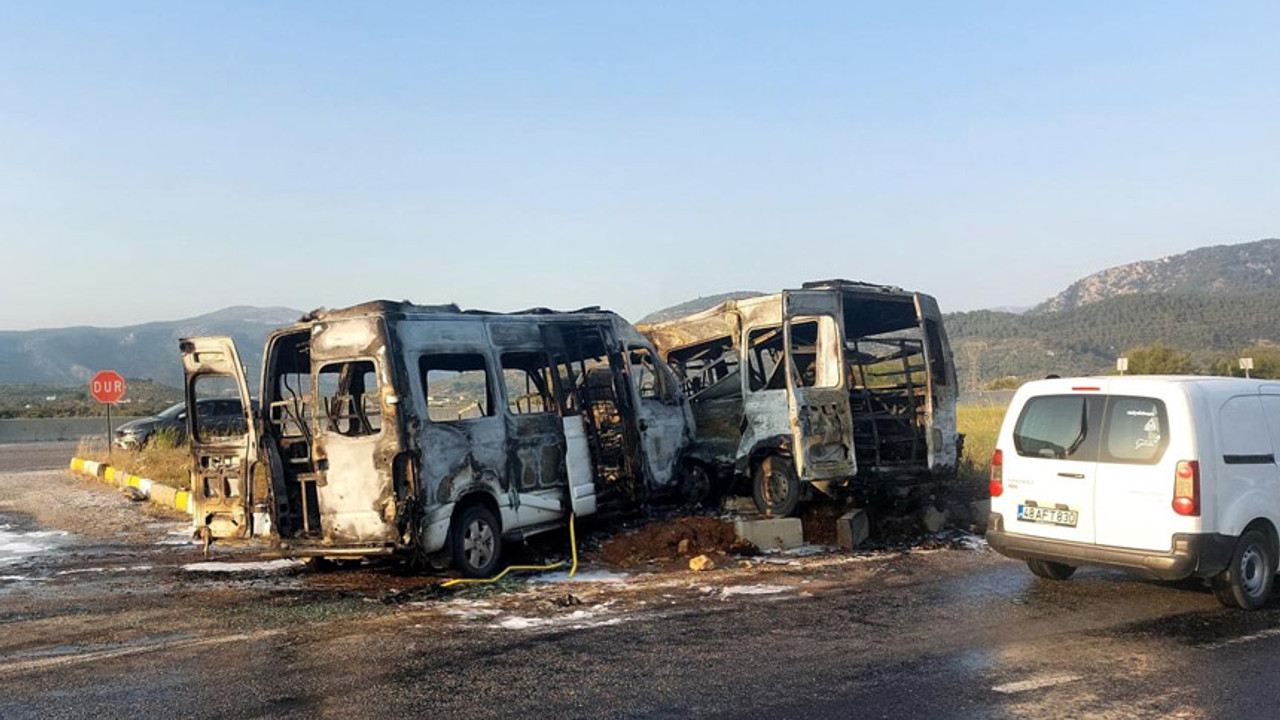 Muğla'da iki minibüs çarpıştı: 4'ü ağır 14 yaralı