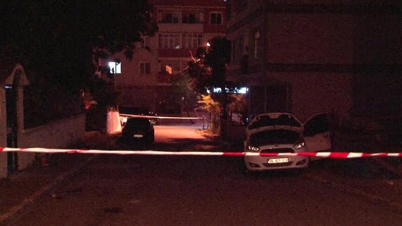 Vatandaşlar kokudan duramadı: Arabada yanmış erkek cesedi bulundu!