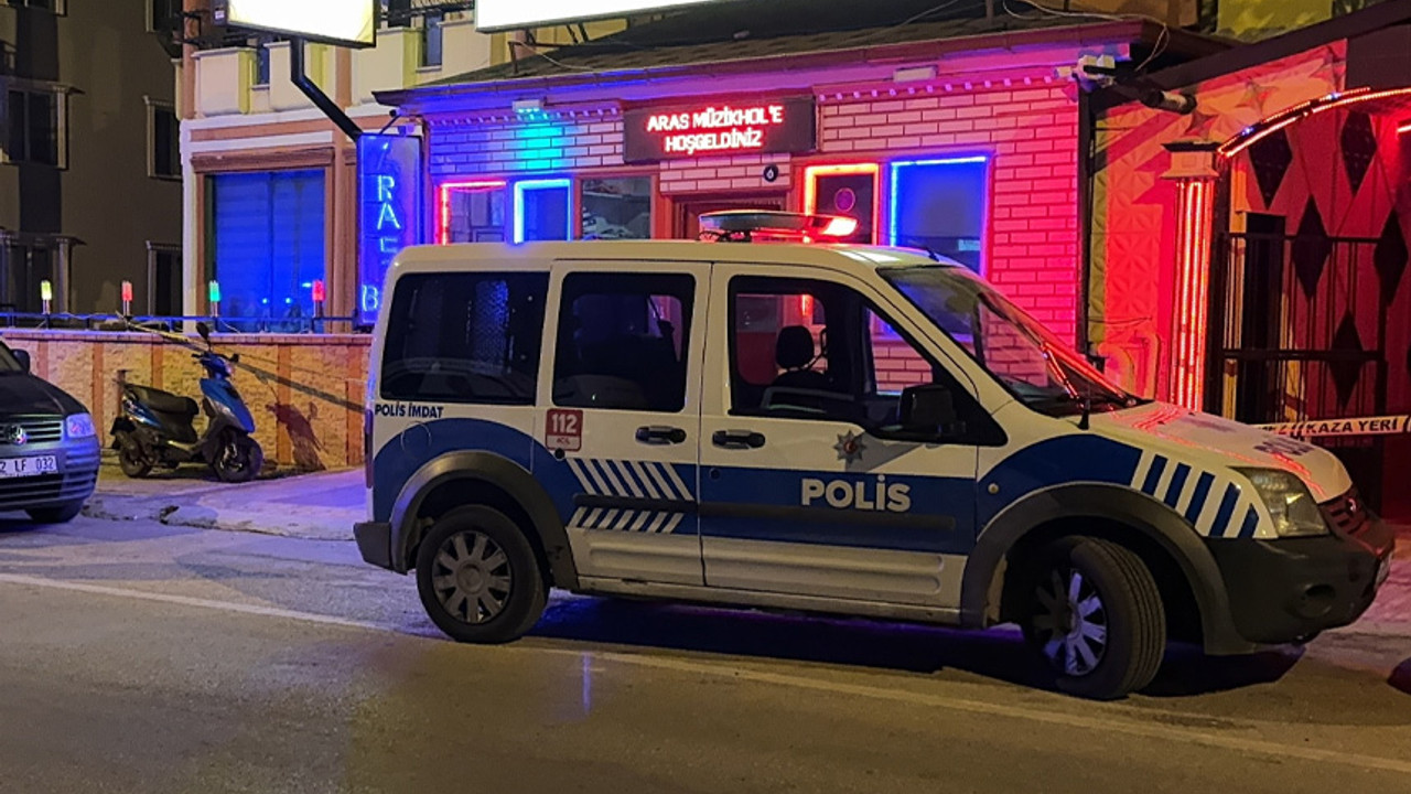 Gece kulübünde silahlı kavga! Olay yerine polis ve sağlık ekipleri sevk edildi
