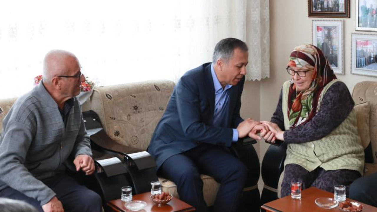 Bakan Yerlikaya'dan şehit ailelerine ziyaret!