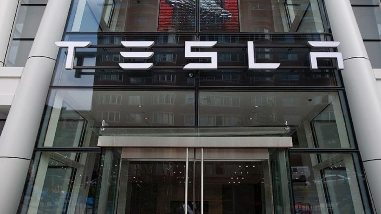 Tesla, Almanya'daki giga fabrikasında çalışan 400 kişiyi işten çıkarmayı planlıyor