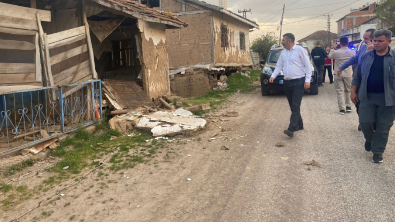 Tokat'ta deprem sonrası yollarda çatlak oluştu