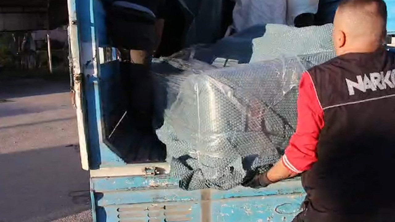 Bu saklama yöntemi şeytanın aklına gelmezdi: 52 kilo 600 gram uyuşturucu ele geçirildi
