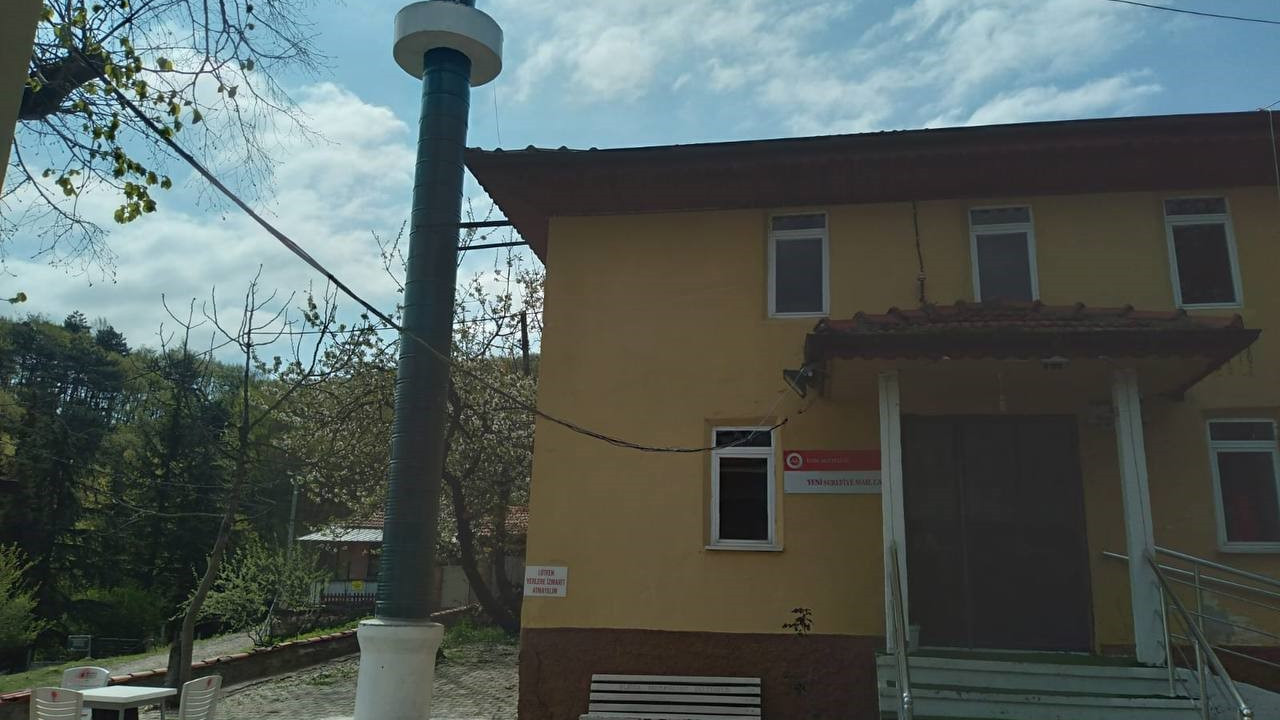 Görenler gözlerine inanamıyor: Bu caminin minaresi varilden!