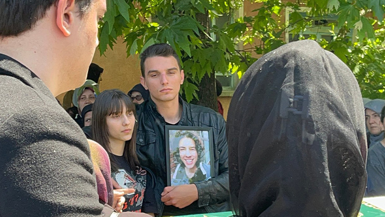 Bıçaklanarak öldürülen motokurye Ata’nın annesinden yürek yakan sözler!