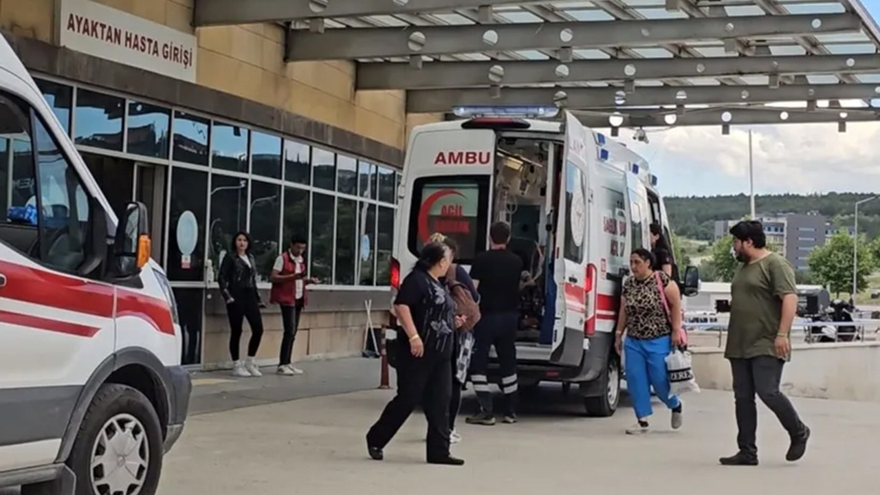 Servis aracında yangın tüpünden kimyasal toz sızdı: 9 öğrenci tedavi altına alındı