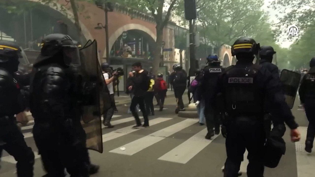 Paris'te 1 Mayıs: Polis eylemcilere copla müdahale etti