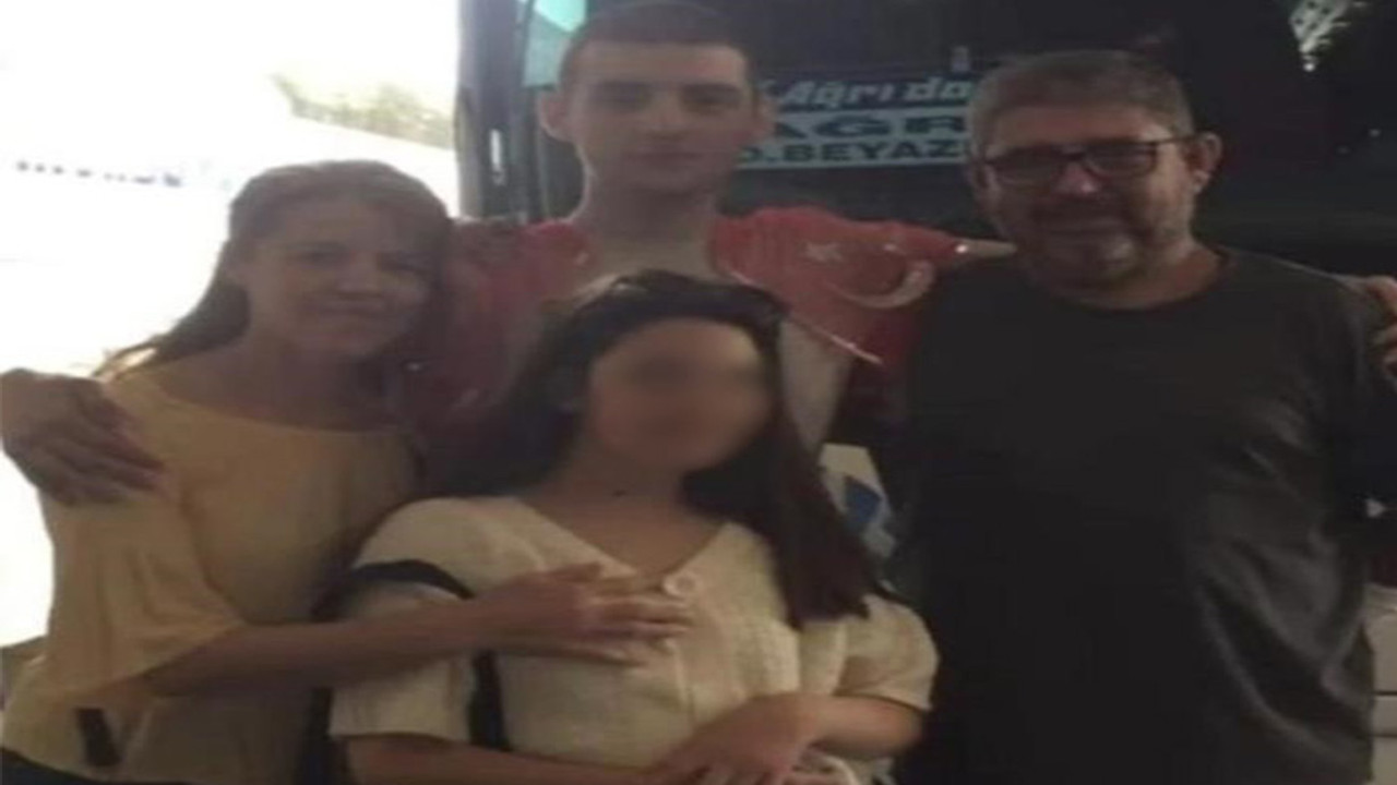 Anne ve babasını öldürdü intihar etti