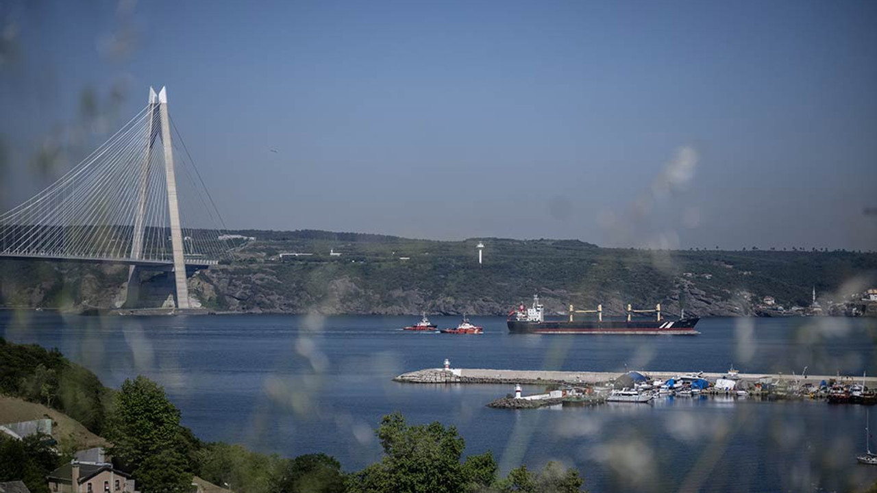İstanbul Boğazı gemi trafiğine yeniden açıldı