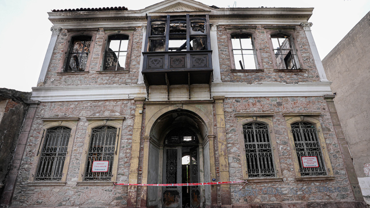 İzmir'de Atatürk ile Latife Hanım'ın nikahını kıyan müftünün tarihi binasında yangın