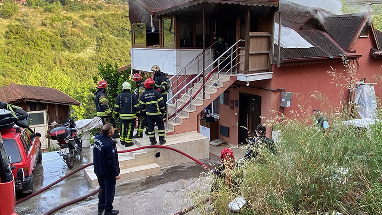 Boşanma aşamasındaki kocasının evini yaktı: Oturdu yangını izledi!