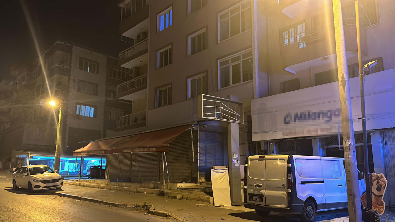 Önce karısını boğdu sonra kendini astı!