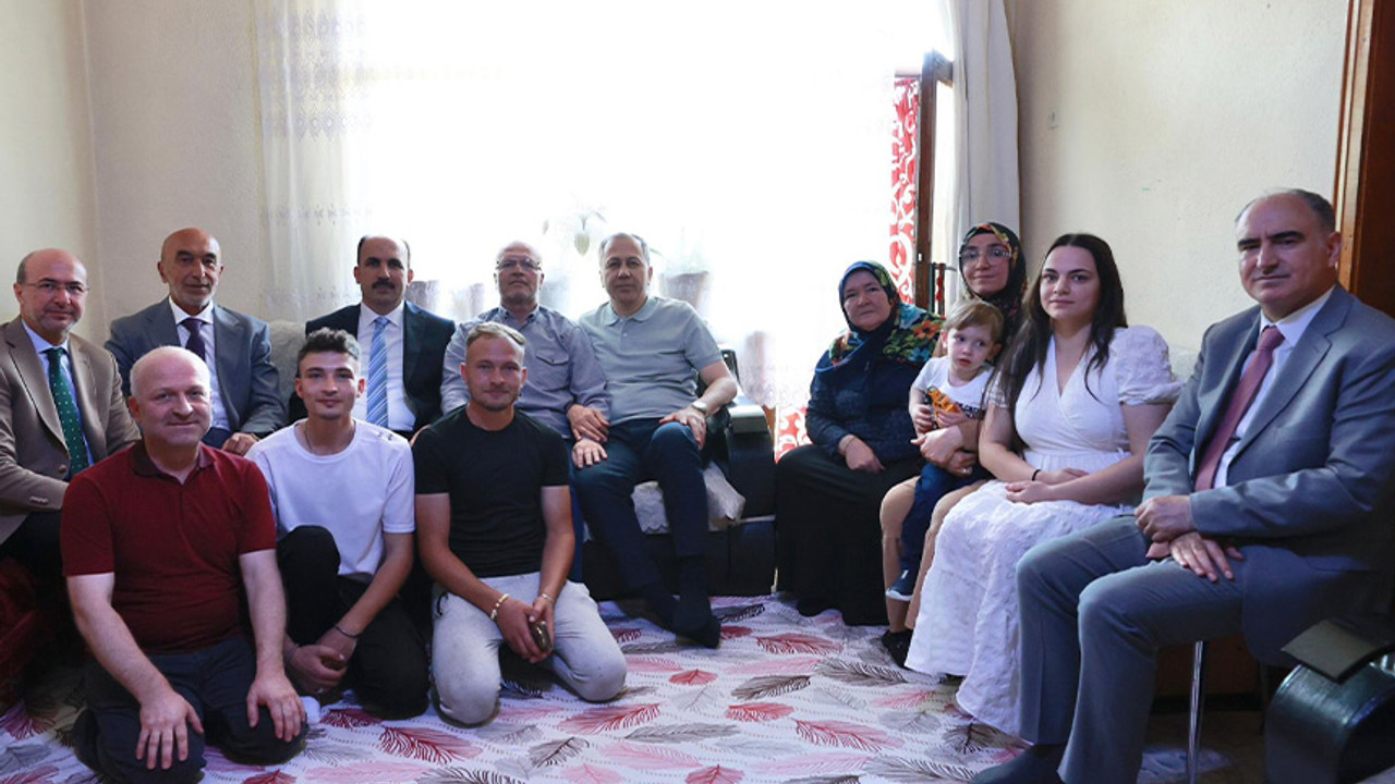Bakan Yerlikaya'dan şehit ailesine bayram ziyareti