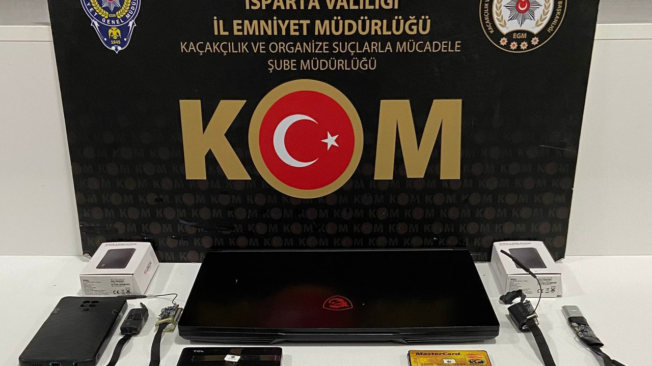 YKS’ye elektronik düzenekle giren 2 kişi yakalandı
