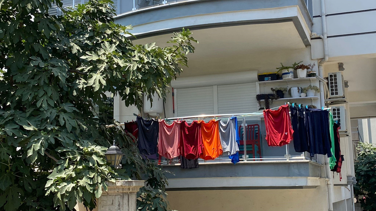 Kadın iç çamaşırları çalan hırsız apartmanın başına dert oldu