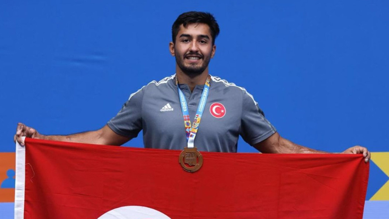 Ahmet Kaplan, Fransa'da şampiyon oldu