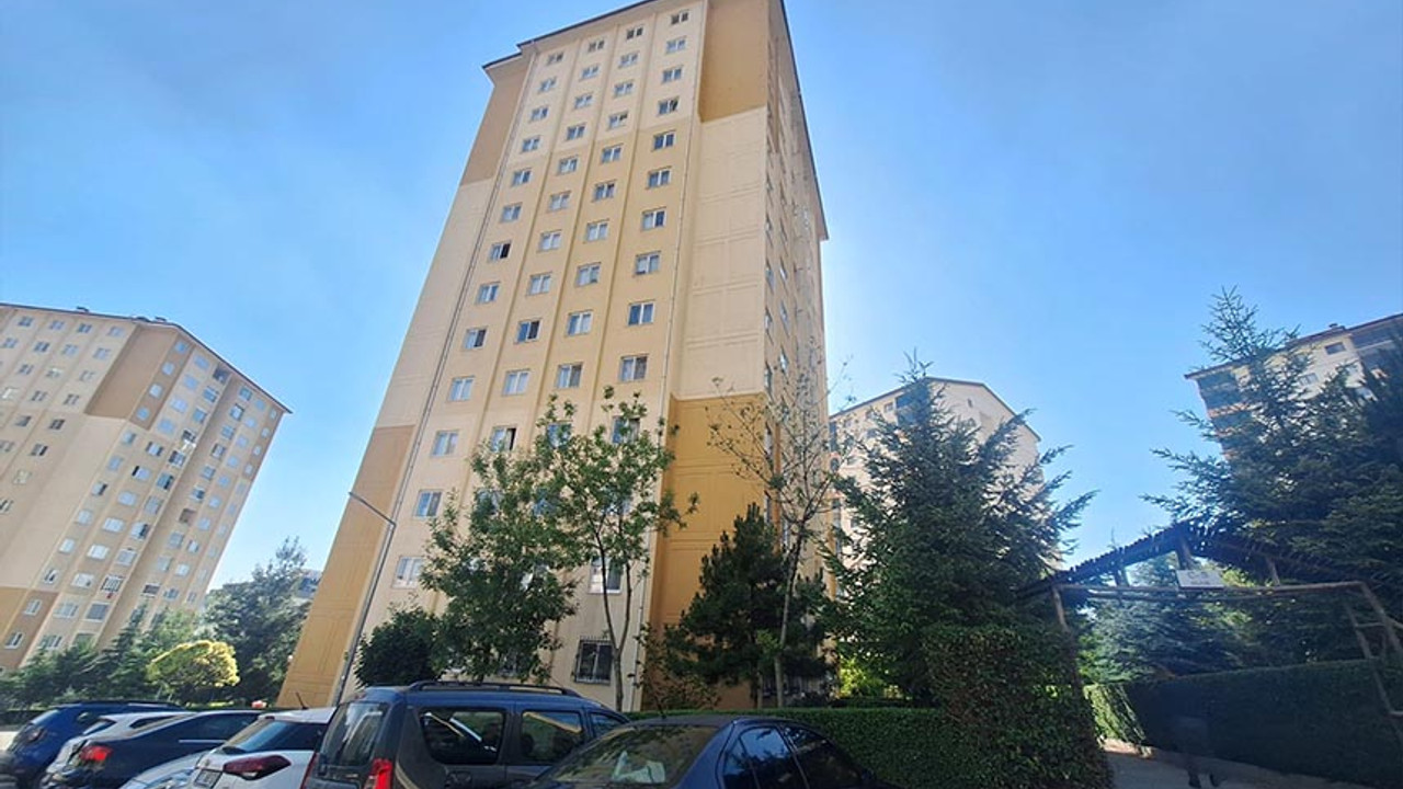 Boşanma aşamasında olduğu eşini ve kızını öldürdü, intihar girişiminde ağır yaralandı