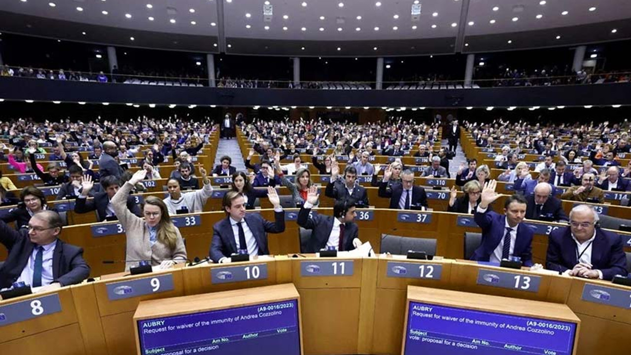 Avrupa'da aşırı sağ rüzgarı! AP seçimlerinde Avusturya ve Fransa'da aşırı sağ partiler ilk sıralarda. Ya Belçika?
