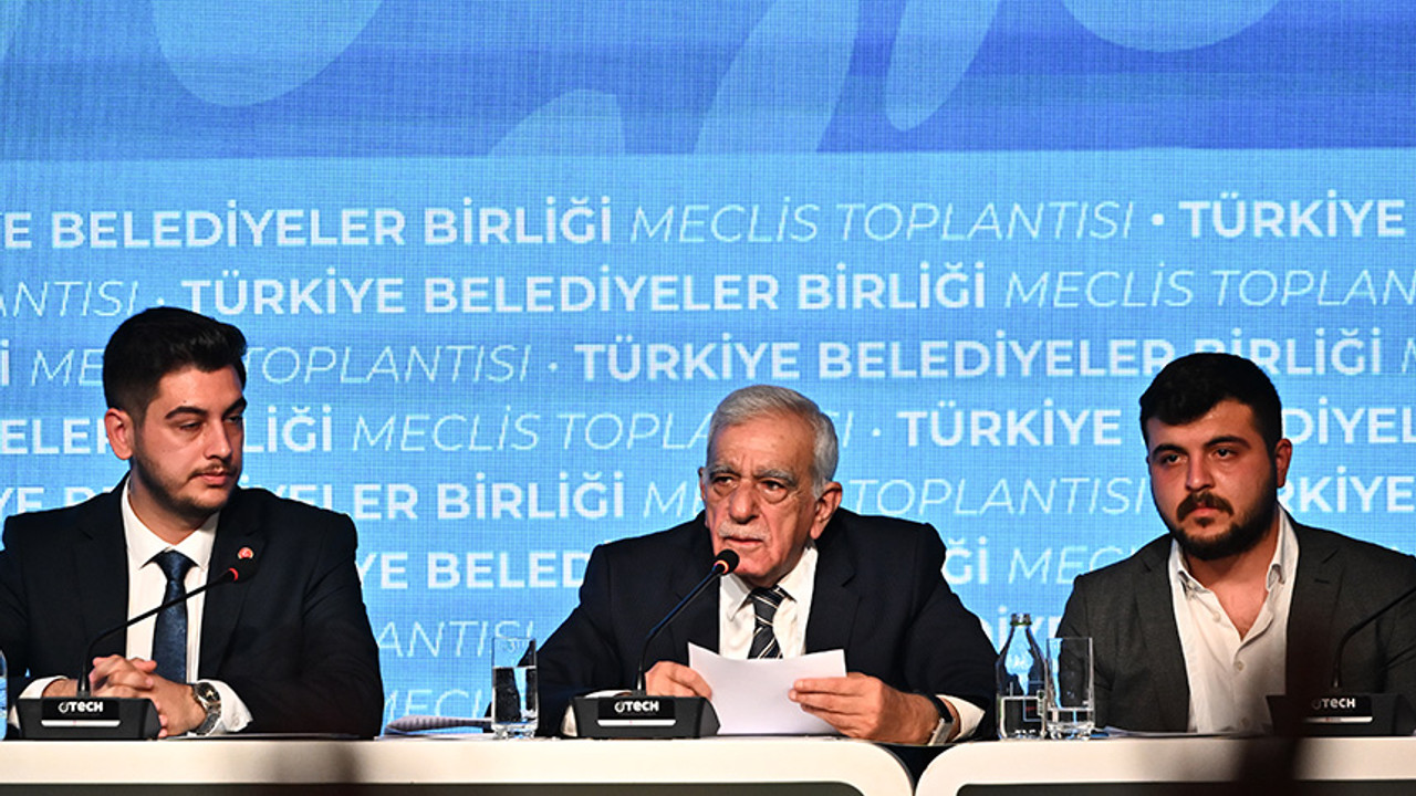 Belediyeler Birliği'nde gergin seçim! Ahmet Türk'ün konuşması sırasında olay çıktı