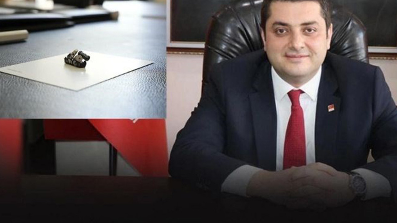 Belediye başkanının odasından 'böcek' çıktı!