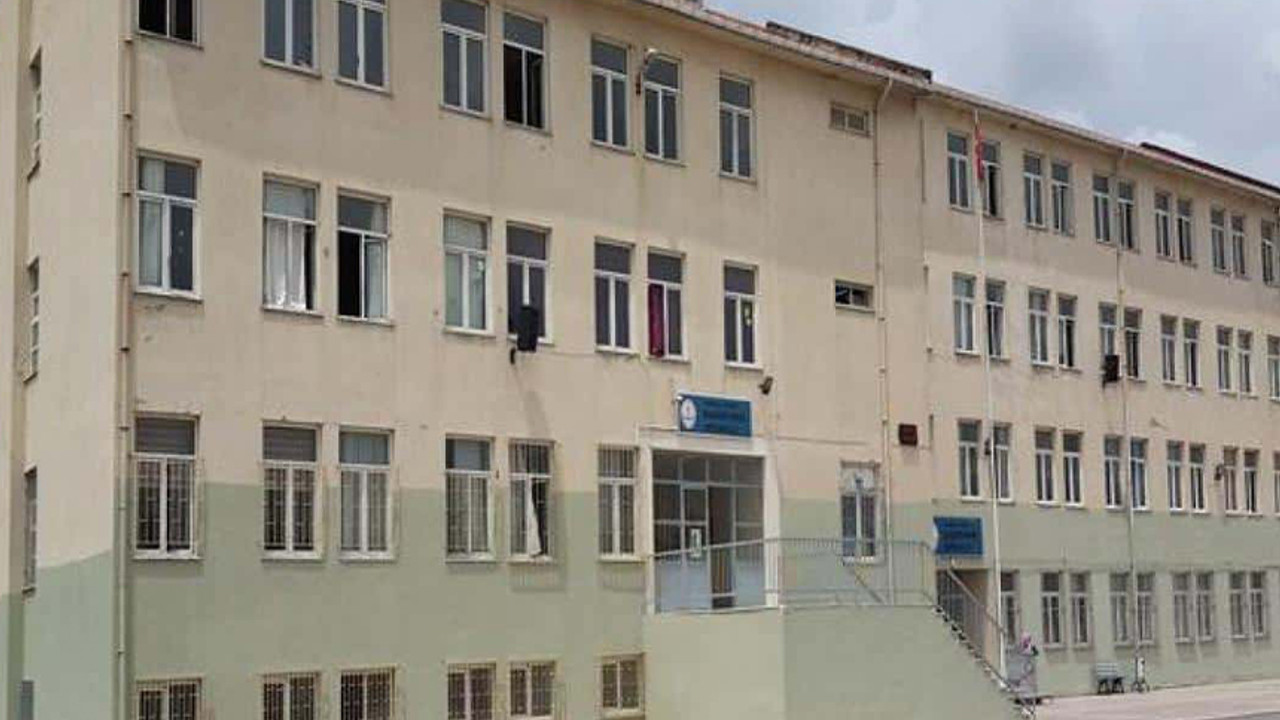 Zincirli zorbalık! Çorum'da okul müdürü, öğrenci velisi ve bir yakını tarafından "zincirle" darbedildi