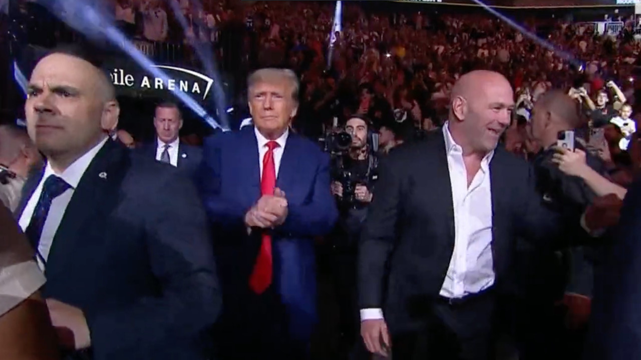 Donald Trump’a UFC karşılaşmasında tezahürat!