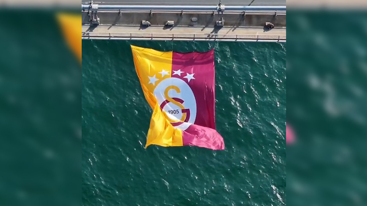 Şampiyon Galatasaray’ın bayrağı Boğazda dalgalandı...