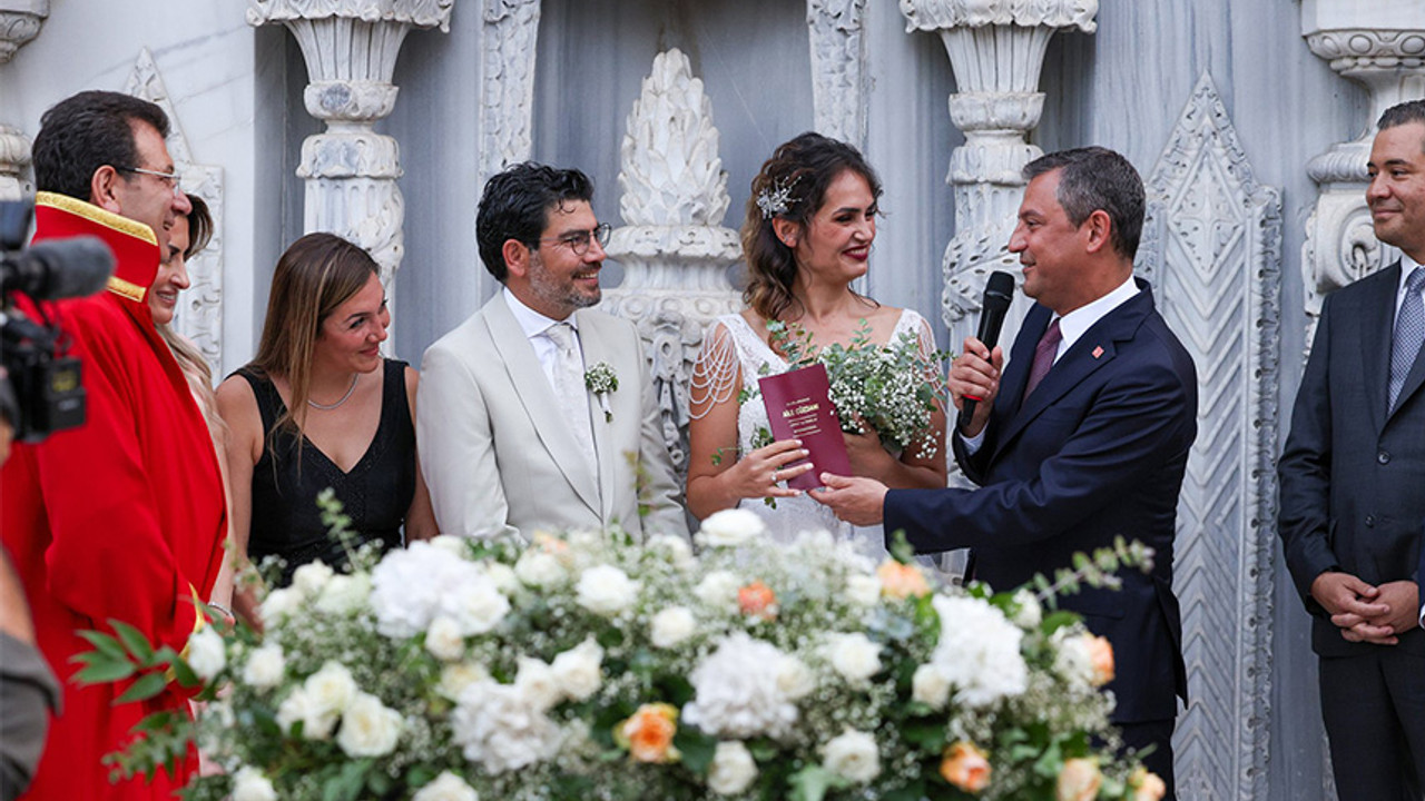 Gazeteci Gülşah İnce, ekonomist Oğuz Demir ile evlendi! Nikah şahitleri Özgür Özel oldu