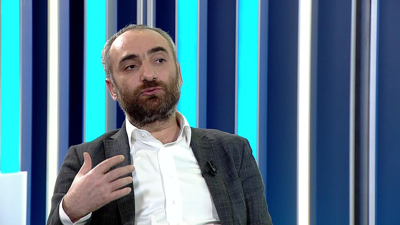 Gazeteci İsmail Saymaz Halk TV'ye geri döndü