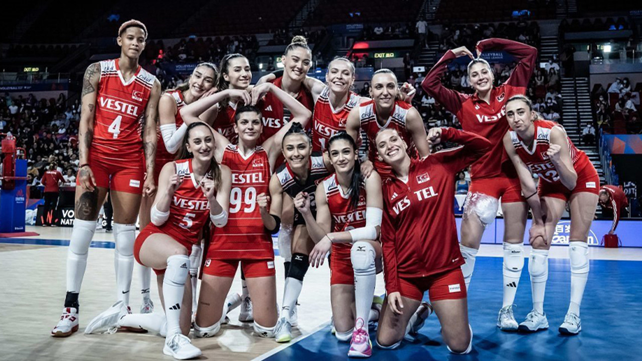 4'te 4 yapan A Milli Kadın Voleybol Takımı, ABD'den 'business' ile döndü