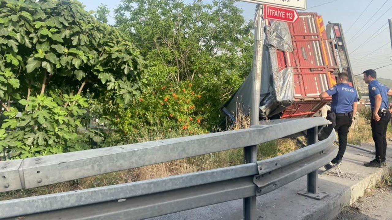 Freni tutmayan kamyon yayayı eziyordu!