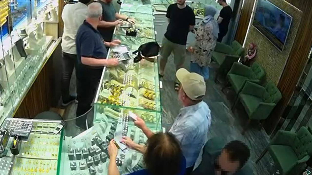 Küçükçekmece'deki kuyumcuda külçe altın çalma teşebbüsü kameraya yansıdı