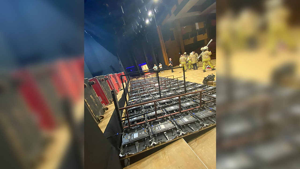 Cemal Reşit Rey Konser Salonu'nda dev dijital pano mezuniyet törenindekilerin üzerine devrildi: 3 yaralı