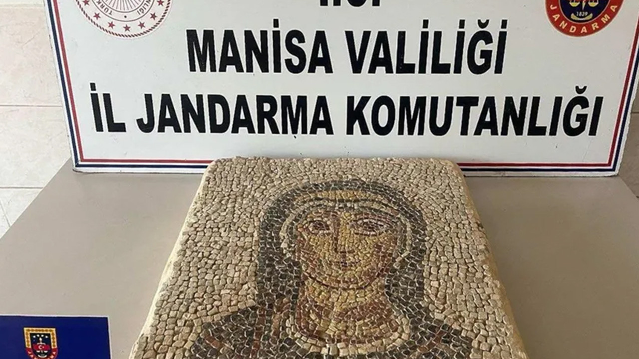 Manisa'da 2 bin yıllık Meryem Ana figürlü mozaik ele geçirildi