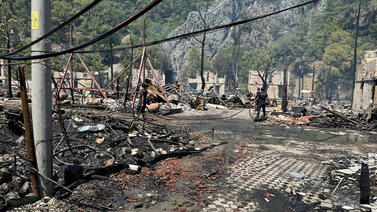 Kadir'in Ağaç Evleri yandı, kül oldu