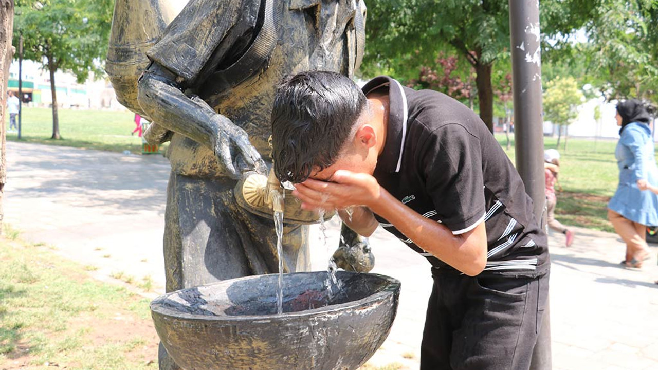 Hava sıcaklığı 52 dereceye ulaştı