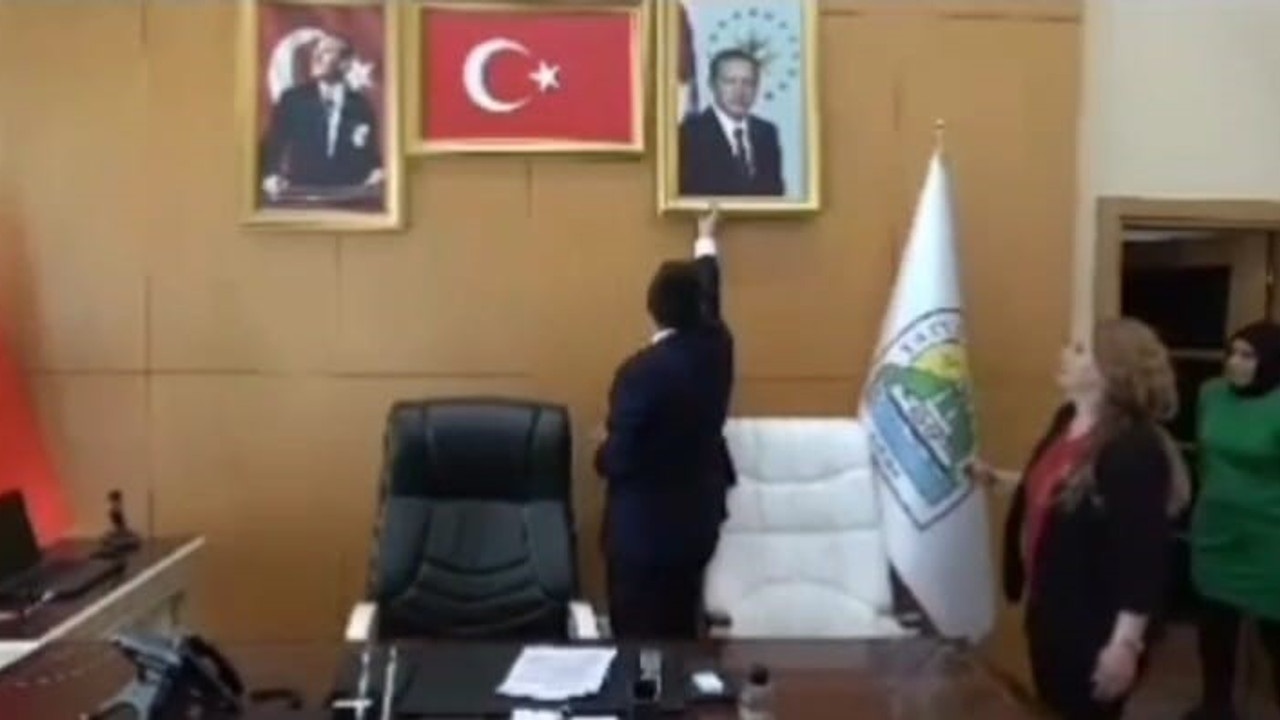 Cumhurbaşkanı Erdoğan'ın fotoğrafını indirmişti! DEM Partili Başkan ifade veriyor